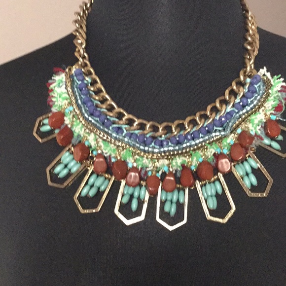 Unique Bib Statement Necklace - Picture 5 of 5